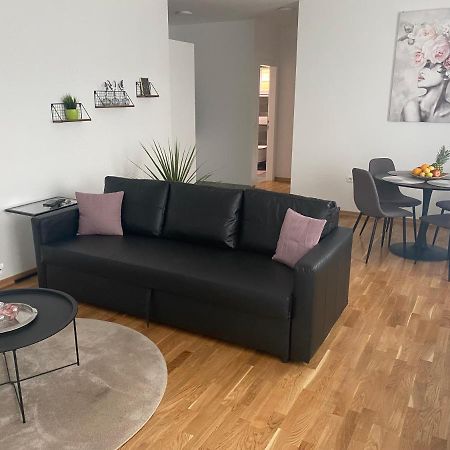 Penthouse West S Appartamento Varaždin Esterno foto