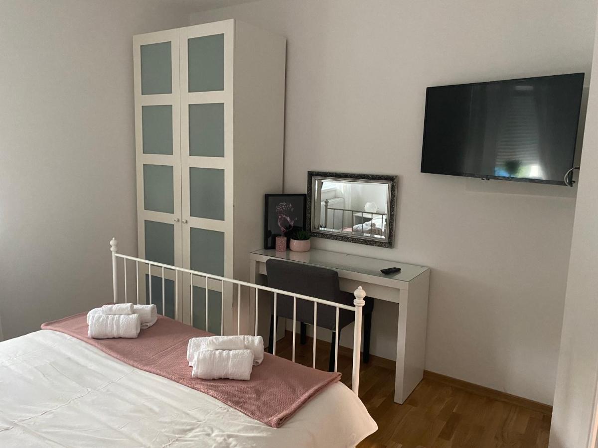 Penthouse West S Appartamento Varaždin Esterno foto