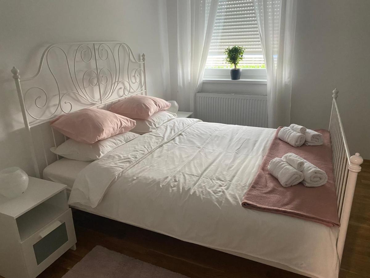 Penthouse West S Appartamento Varaždin Esterno foto