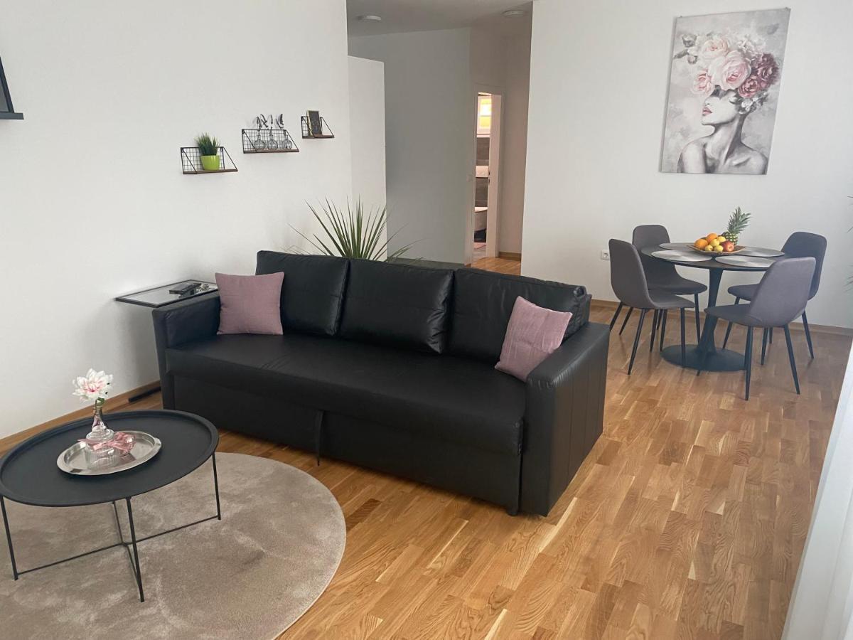 Penthouse West S Appartamento Varaždin Esterno foto