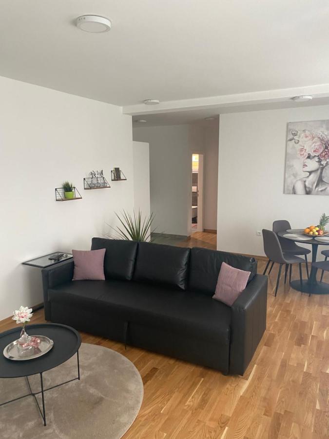 Penthouse West S Appartamento Varaždin Esterno foto