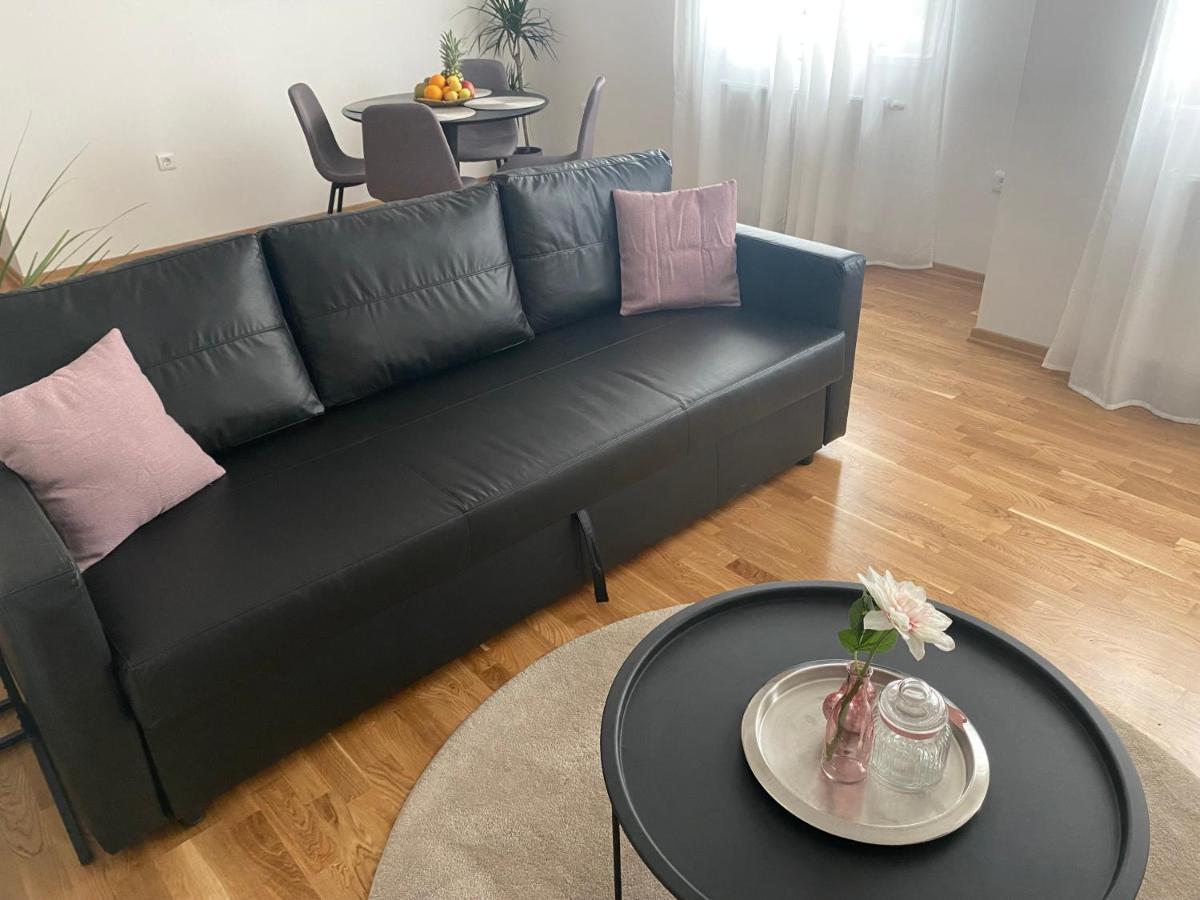Penthouse West S Appartamento Varaždin Esterno foto
