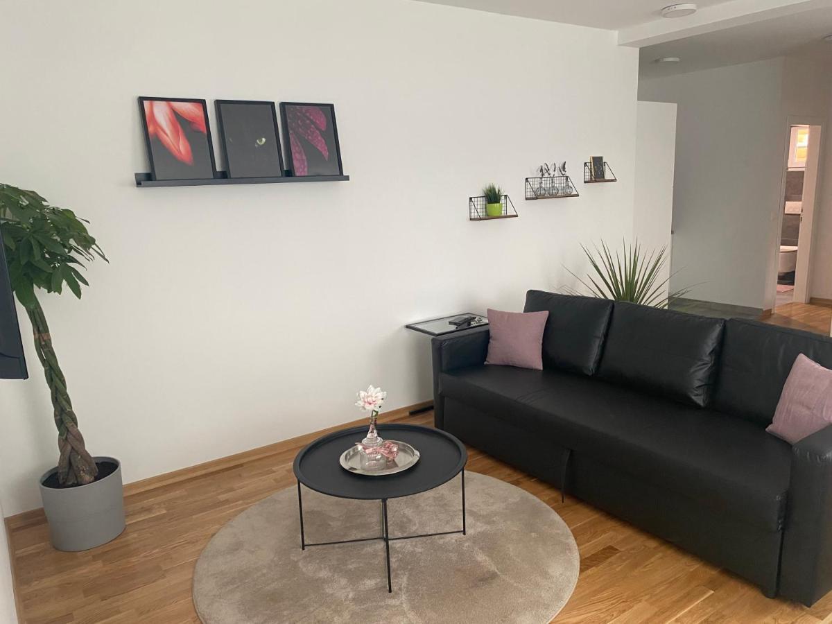 Penthouse West S Appartamento Varaždin Esterno foto