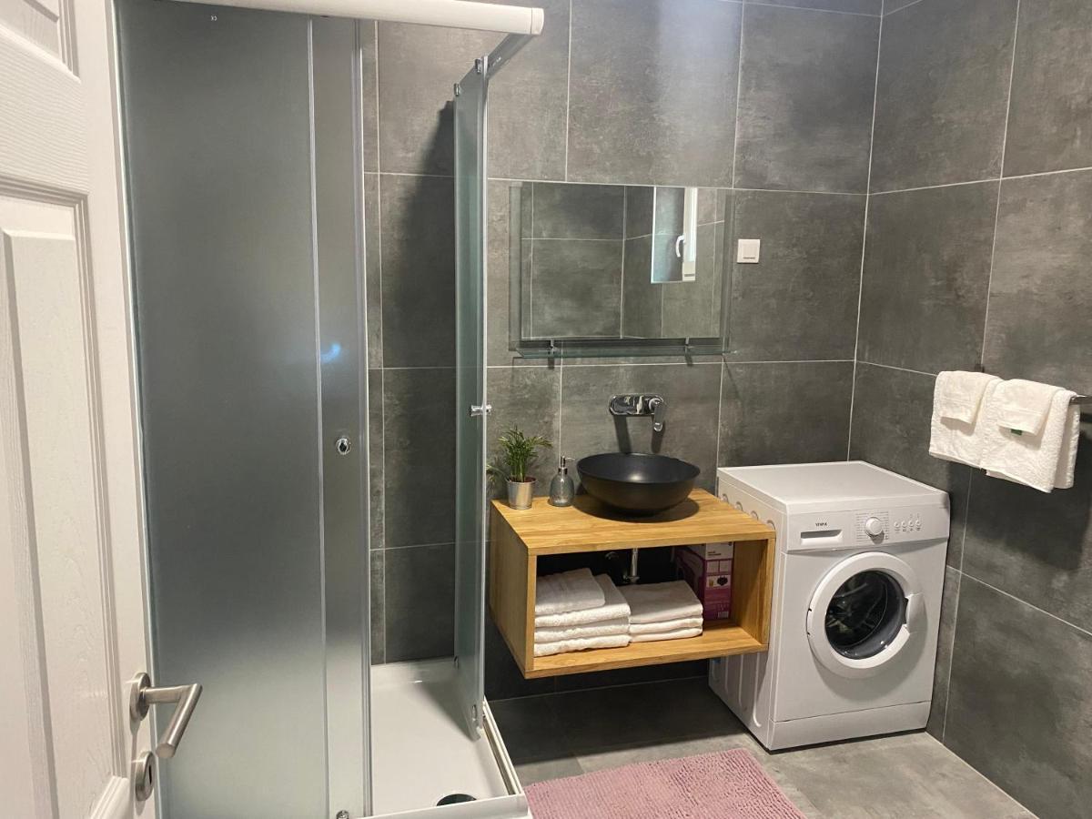 Penthouse West S Appartamento Varaždin Esterno foto