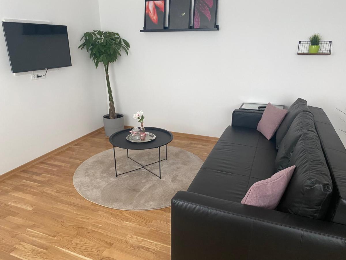 Penthouse West S Appartamento Varaždin Esterno foto